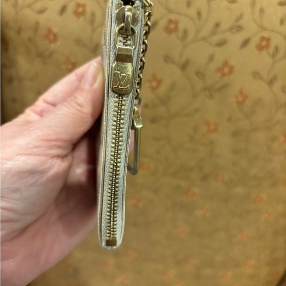 Louis Vuitton Key Pouch - Picture 12 of 12